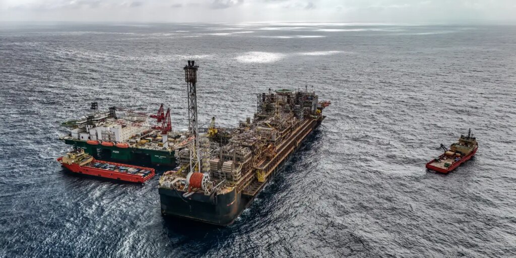 petroleiros-pedem-petrobras-mais-estatal-e-menor-repasse-a-acionistas
