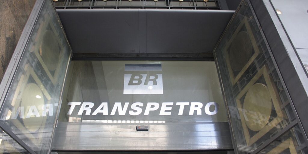 transpetro-abre-concurso-publico-com-salario-inicial-de-ate-r$-15-mil