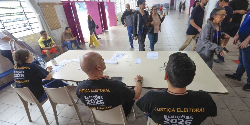 apesar-das-fortes-chuvas,-eleicoes-seguem-tranquilas-em-sao-paulo