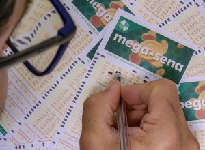 mega-sena-acumula-para-r$-230-milhoes;-confira-os-numeros-sorteados